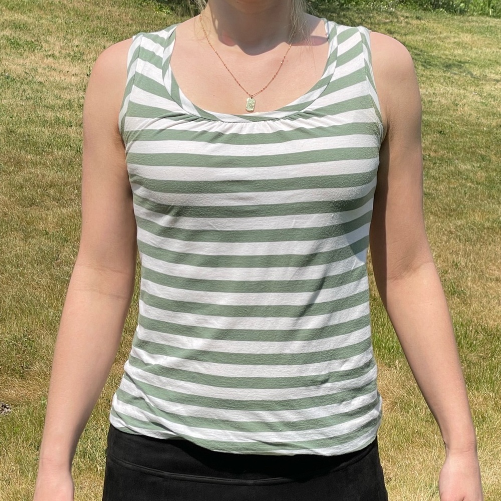 SMALL BANANA REPUBLIC TANK